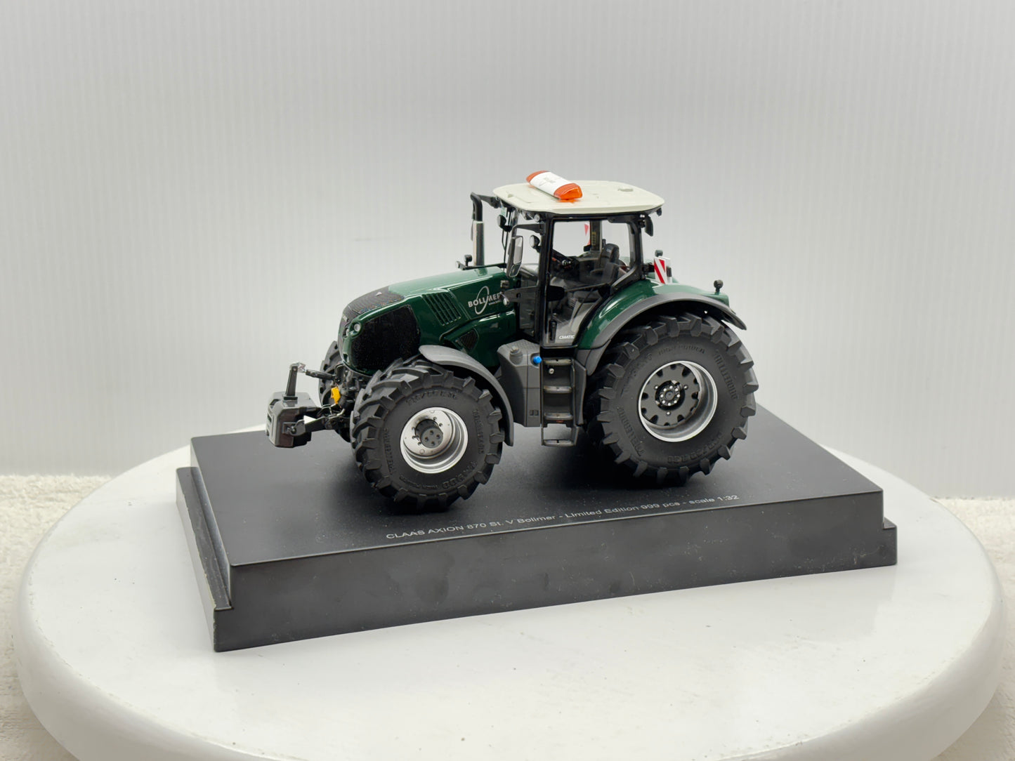 1/32 Claas Axion 870 Bollmer
