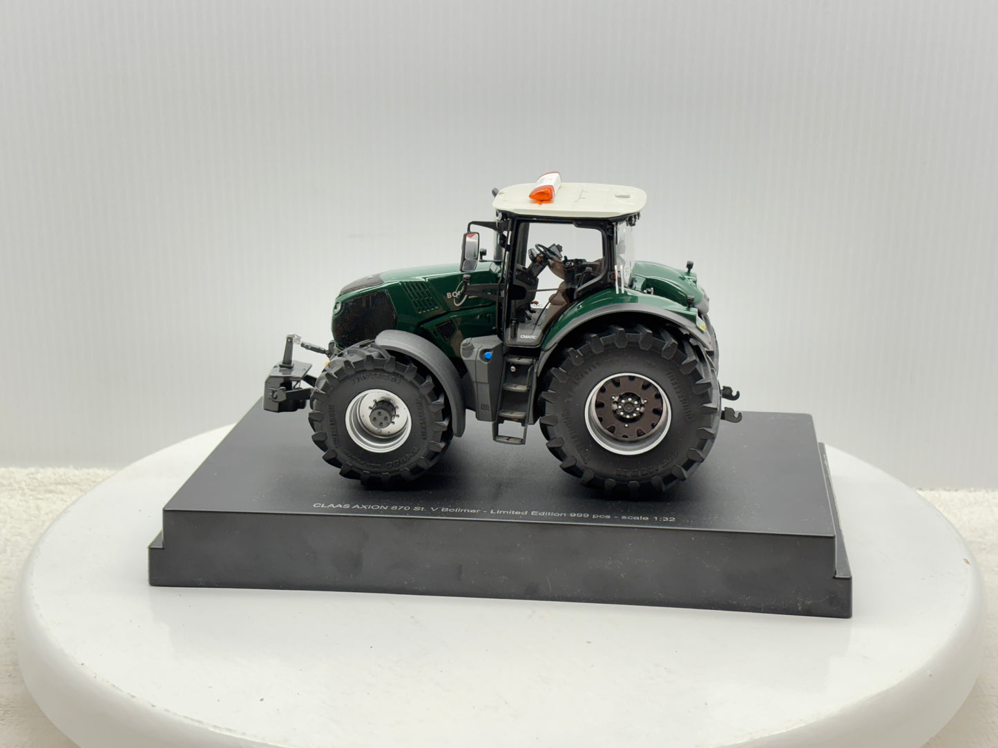 1/32 Claas Axion 870 Bollmer