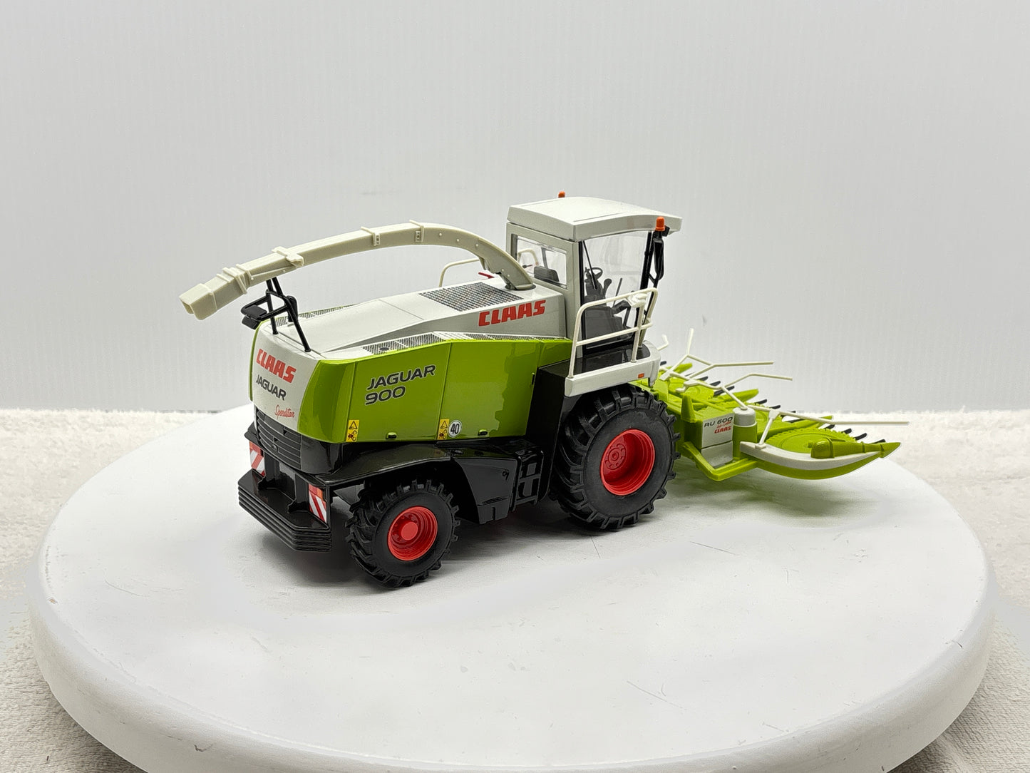 1/32 Claas Jaguar 900