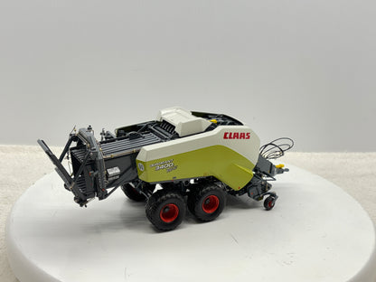 1/32  Claas Quadrant 3400 Roto Cut