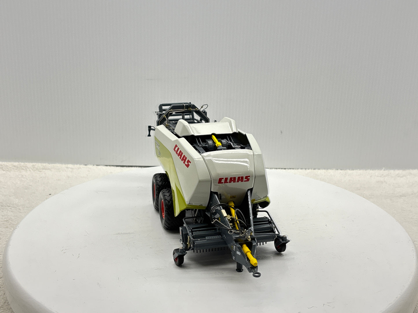 1/32  Claas Quadrant 3400 Roto Cut