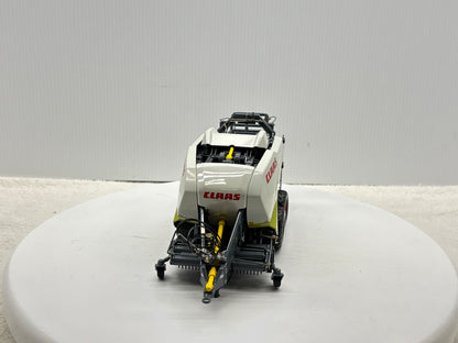 1/32  Claas Quadrant 3400 Roto Cut
