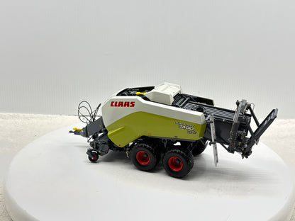 1/32  Claas Quadrant 3400 Roto Cut