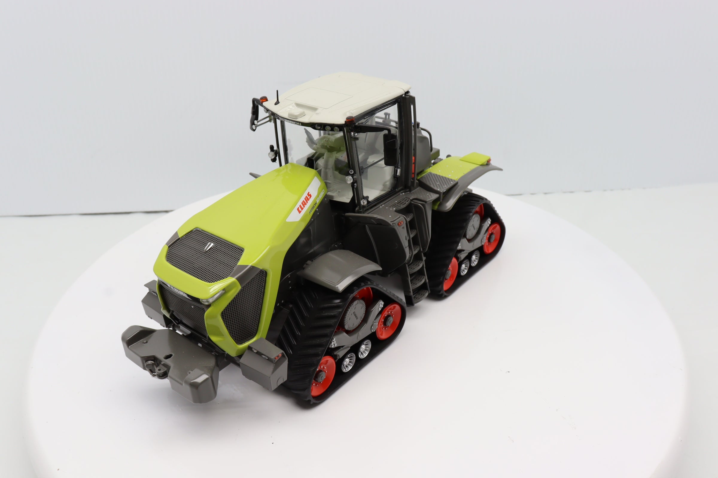 1/32 Claas Xerion 12.650TT