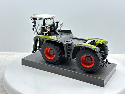 1/32 Claas Xerion 4000 Saddle Trac