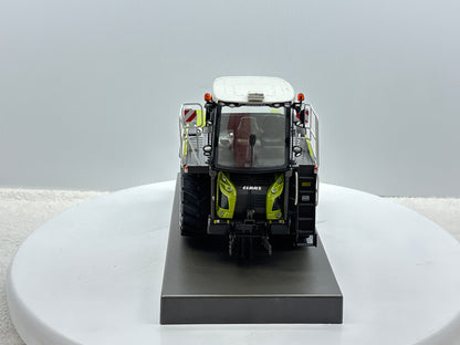 1/32 Claas Xerion 4000 Saddle Trac