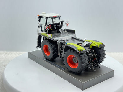 1/32 Claas Xerion 4000 Saddle Trac