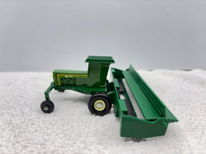 1/64 Co-op Implements 722 Swather