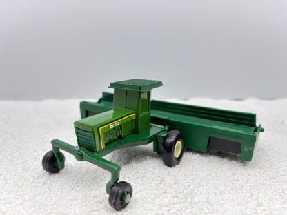 1/64 Co-op Implements 722 Swather