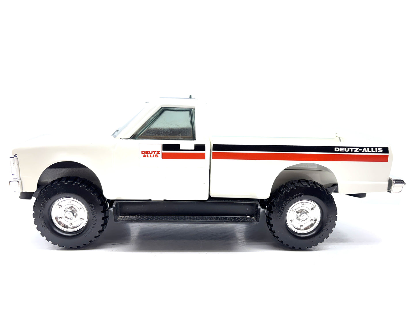 1/16 Deutz-Allis GMC Dealer Truck