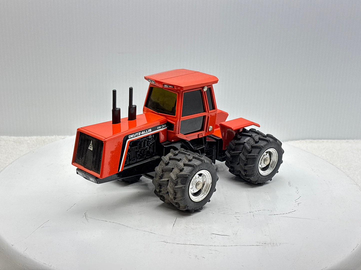 1/32 Deutz-Allis 4W-305 Chrome Rims