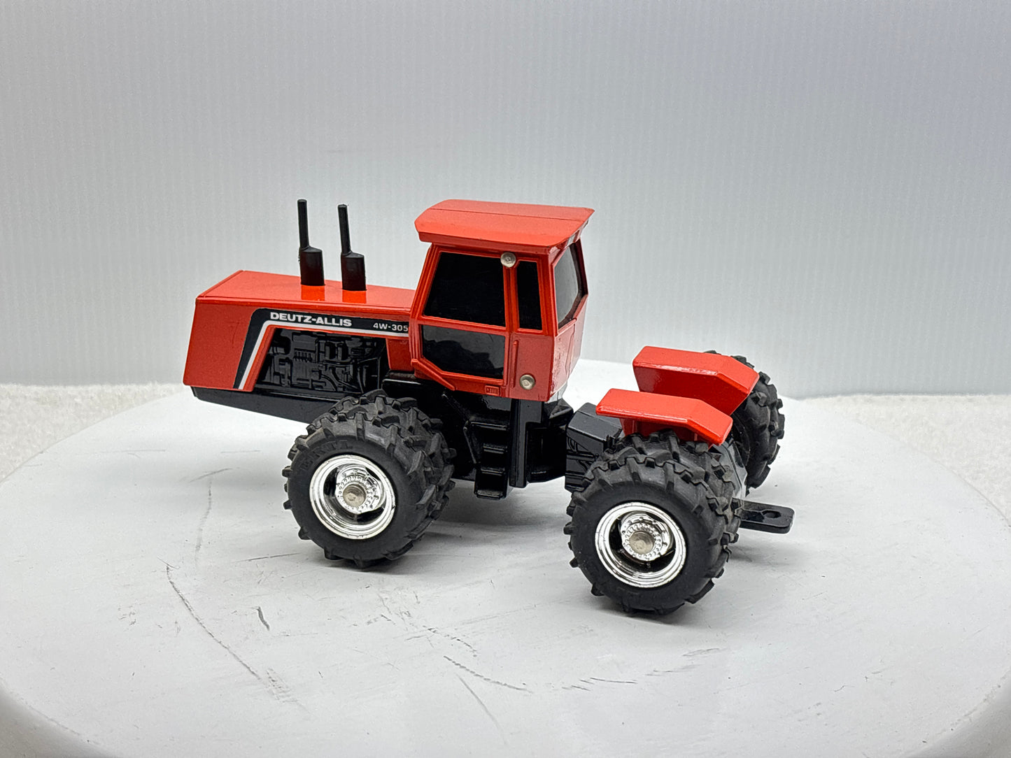 1/32 Deutz-Allis 4W-305 Chrome Rims