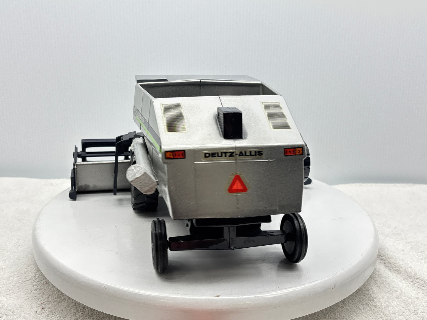 1/24 Deutz-Allis Gleaner R6 Green Stripe