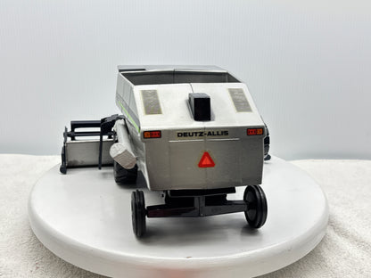 1/24 Deutz-Allis Gleaner R6 Green Stripe
