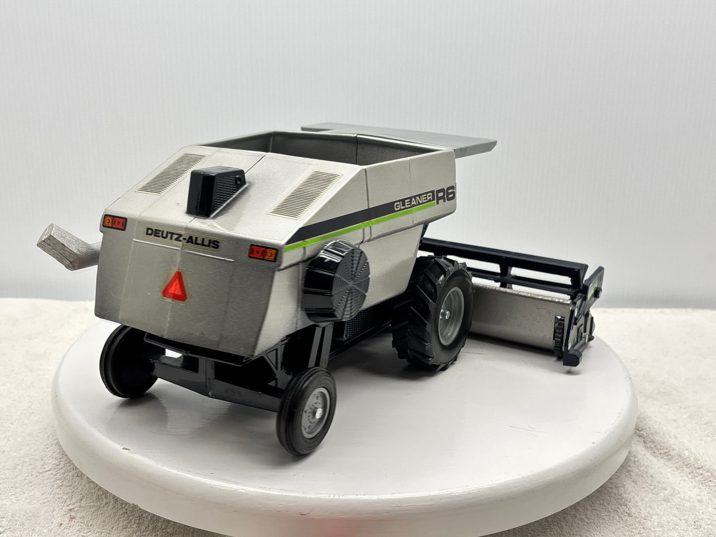 1/24 Deutz-Allis Gleaner R6 Green Stripe
