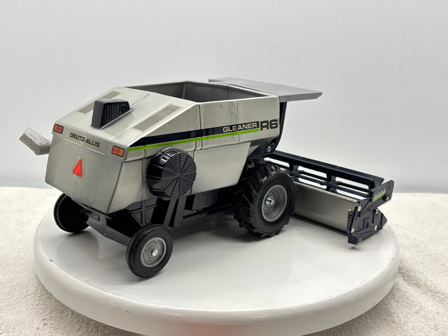 1/24 Deutz-Allis Gleaner R6 Green Stripe