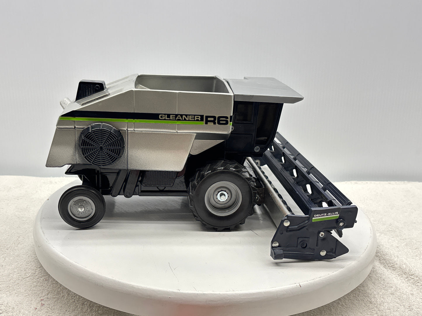 1/24 Deutz-Allis Gleaner R6 Green Stripe