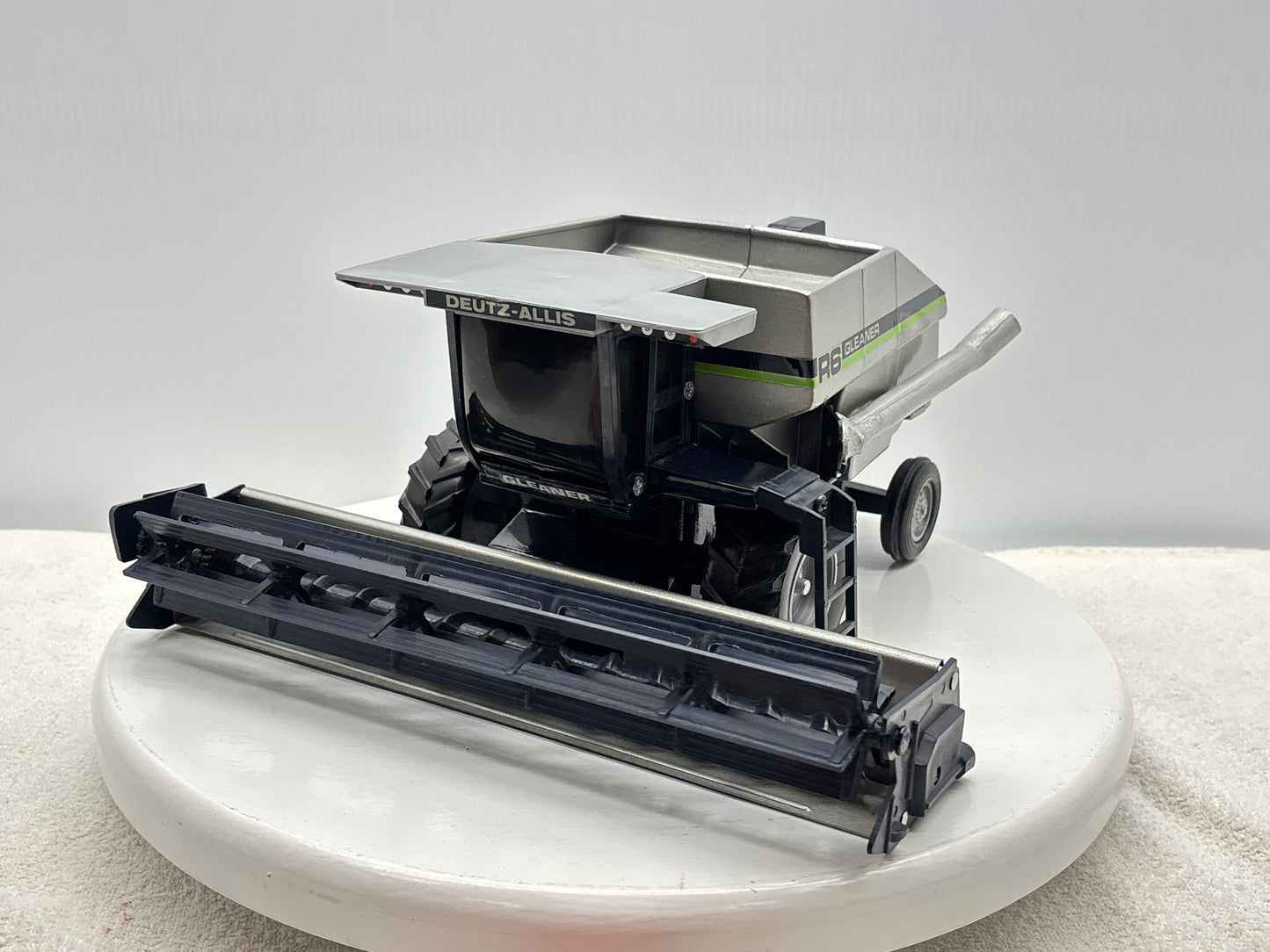 1/24 Deutz-Allis Gleaner R6 Green Stripe