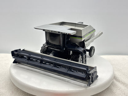 1/24 Deutz-Allis Gleaner R6 Green Stripe