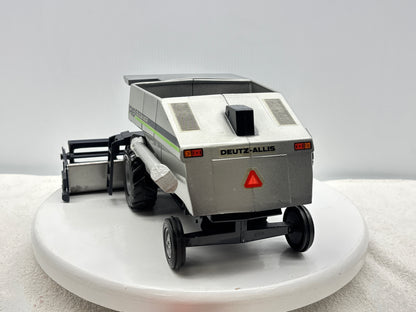 1/24 Deutz-Allis Gleaner R6 Green Stripe