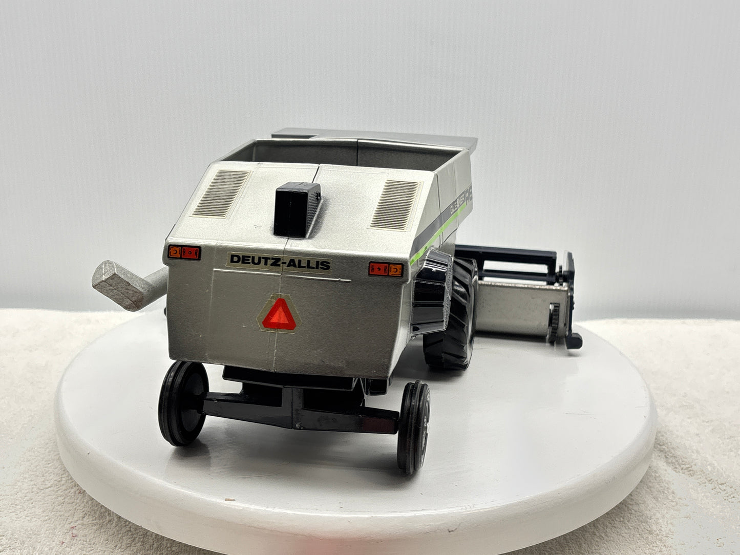 1/24 Deutz-Allis Gleaner R6 Green Stripe