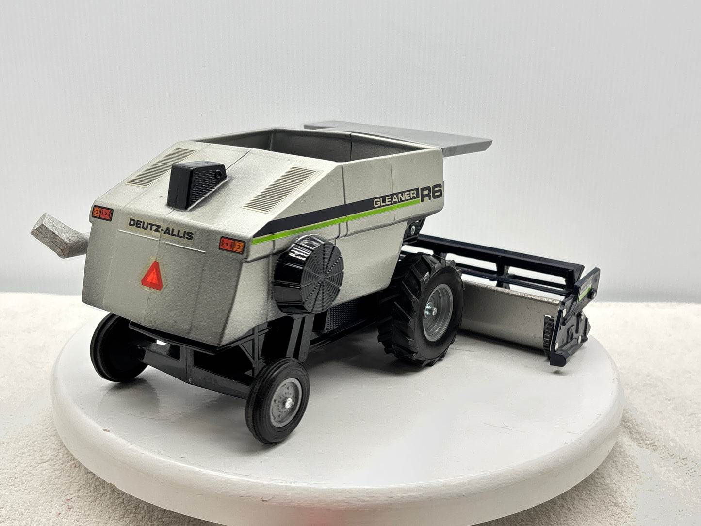 1/24 Deutz-Allis Gleaner R6 Green Stripe
