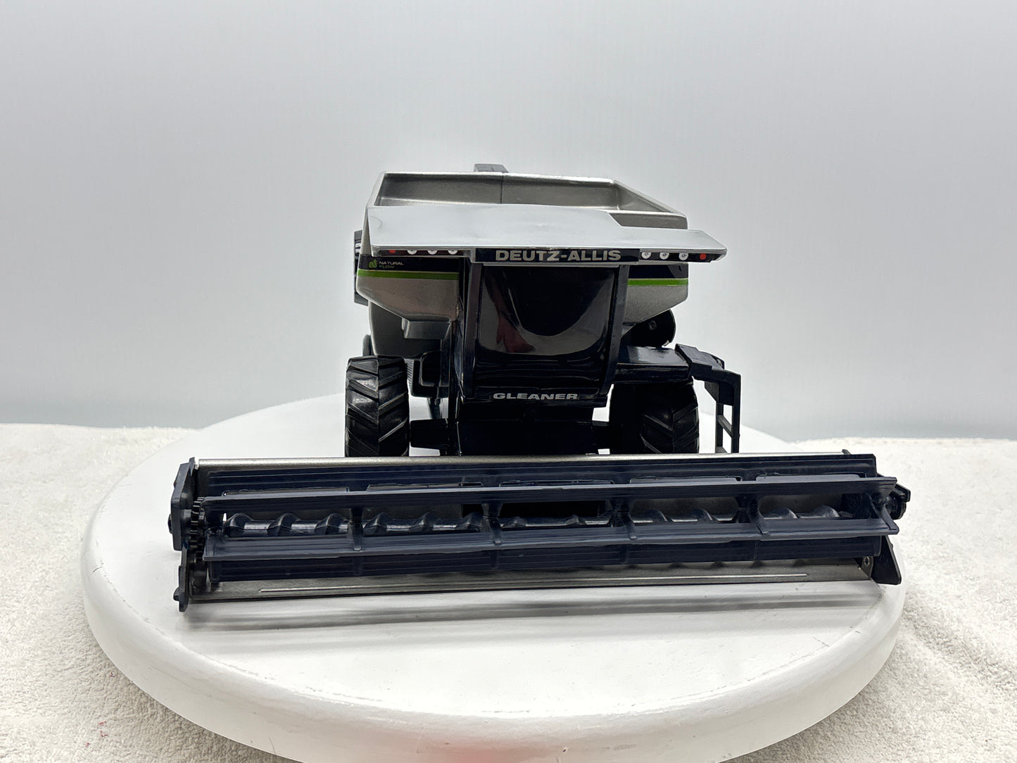 1/24 Deutz-Allis Gleaner R6 Green Stripe