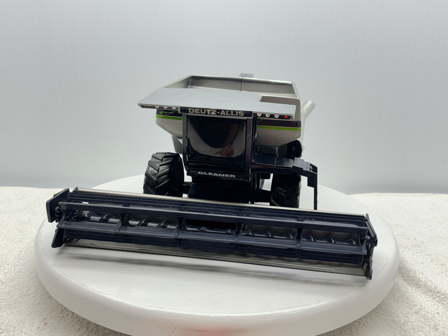 1/24 Deutz-Allis Gleaner R6 Green Stripe