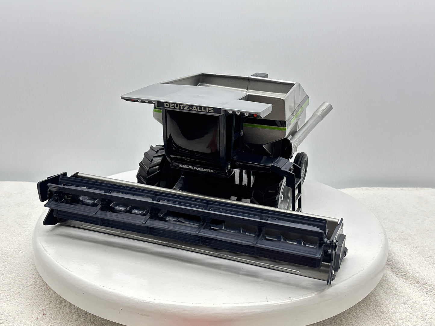 1/24 Deutz-Allis Gleaner R6 Green Stripe