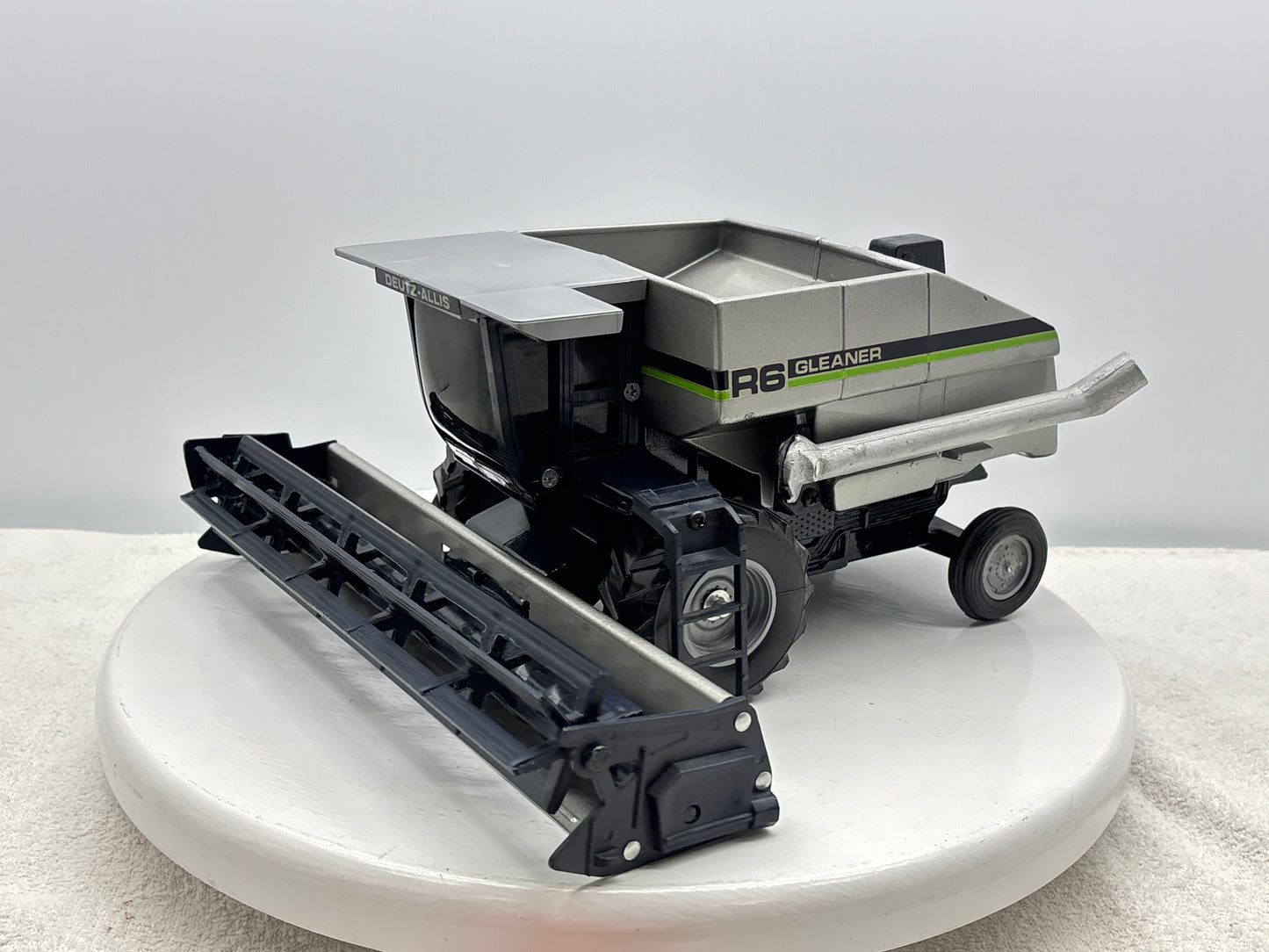 1/24 Deutz-Allis Gleaner R6 Green Stripe
