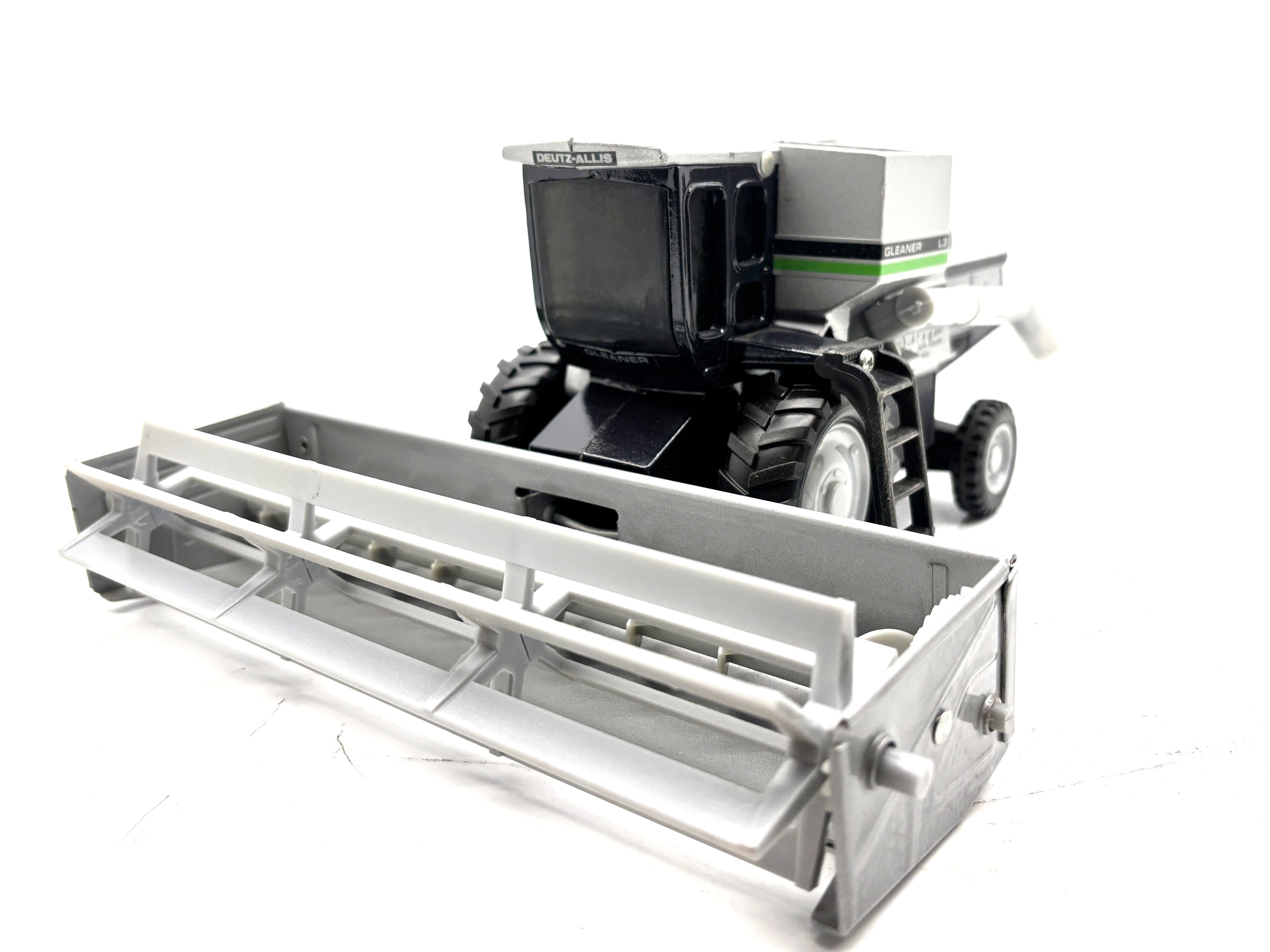 1/32 Deutz-Allis Gleaner L3 Green Stripe