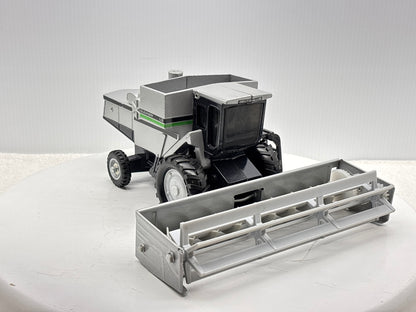 1/32 Duetz-Allis Gleaner L3 Green Stripe