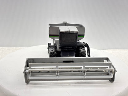 1/32 Duetz-Allis Gleaner L3 Green Stripe