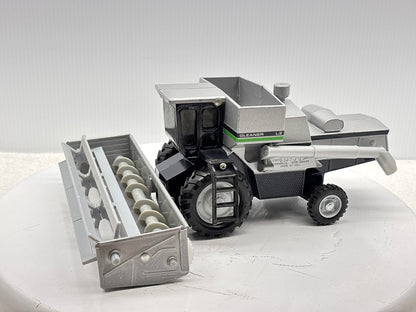1/32 Duetz-Allis Gleaner L3 Green Stripe