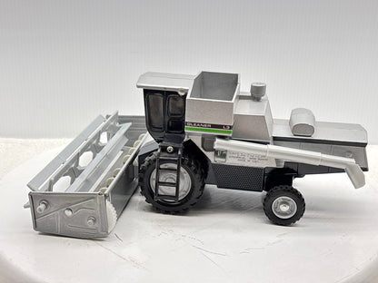 1/32 Duetz-Allis Gleaner L3 Green Stripe