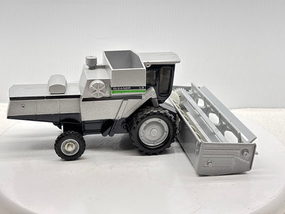 1/32 Duetz-Allis Gleaner L3 Green Stripe