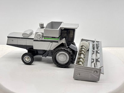 1/32 Duetz-Allis Gleaner L3 Green Stripe