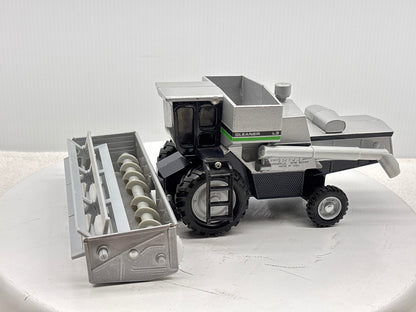 1/32 Duetz-Allis Gleaner L3 Green Stripe