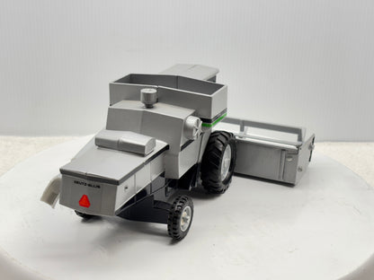 1/32 Duetz-Allis Gleaner L3 Green Stripe