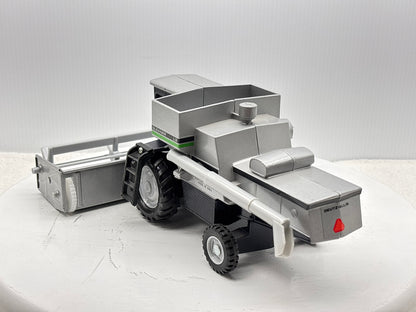 1/32 Duetz-Allis Gleaner L3 Green Stripe