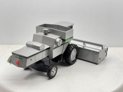 1/32 Duetz-Allis Gleaner L3 Green Stripe