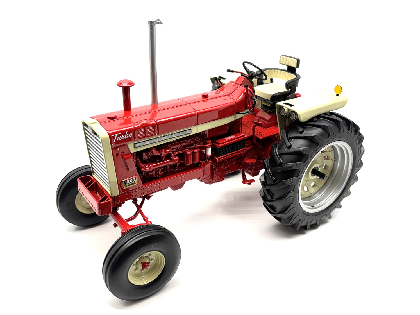 1/16 Farmall 1206