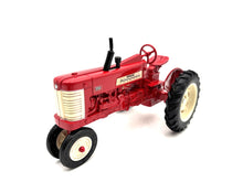 1/16 Farmall 350 Special Edition