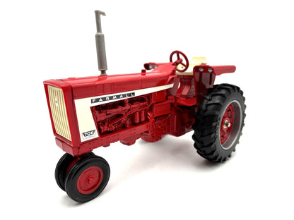1/16 Farmall 706