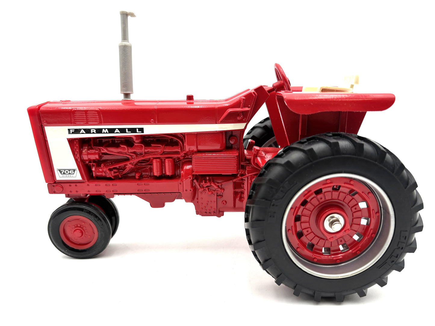 1/16 Farmall 706