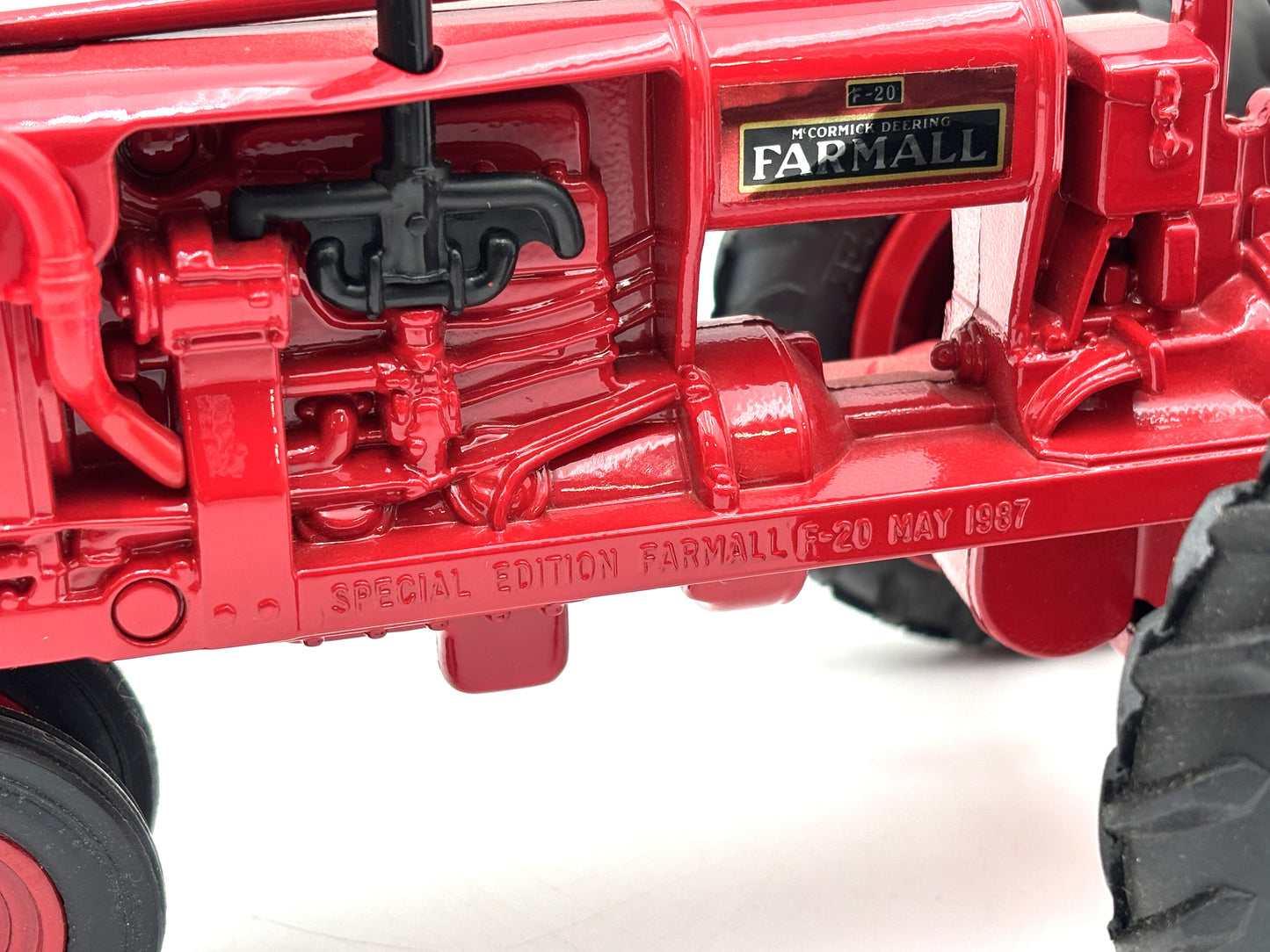 1/16 Farmall F-20 Special Edition