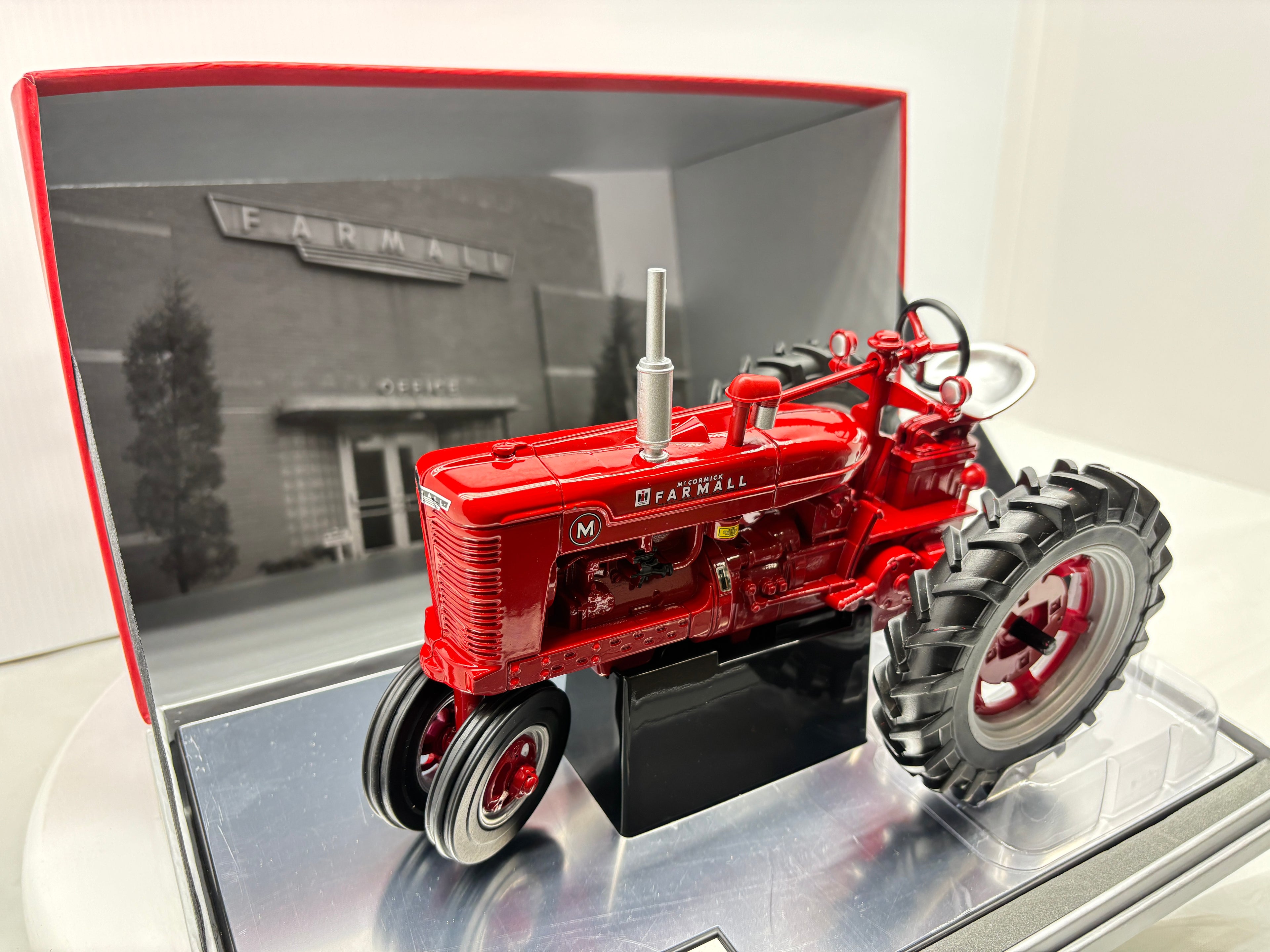 1/16 Farmall M 100th