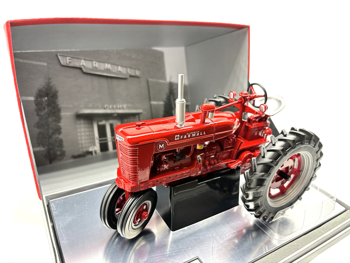 1/16 Farmall M 100th