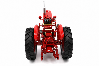1/16 Farmall 340