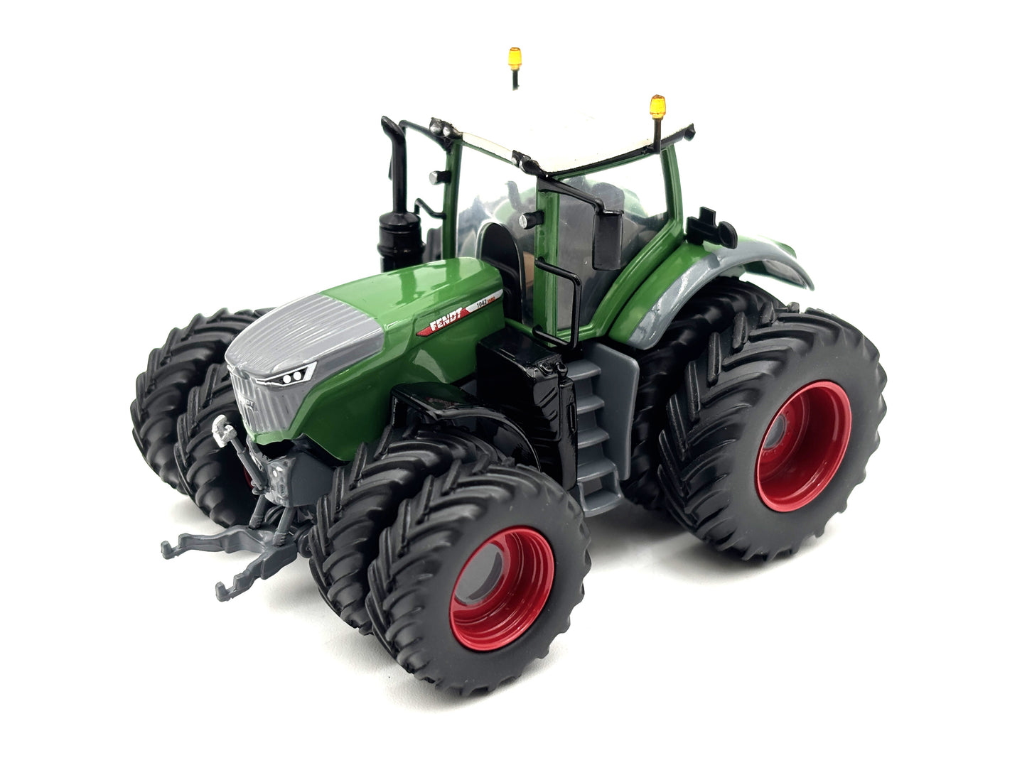 1/64 Fendt 1042 MFWD with Duals